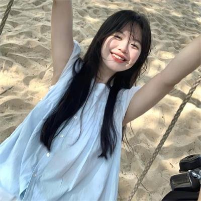 穿着旗袍的女孩